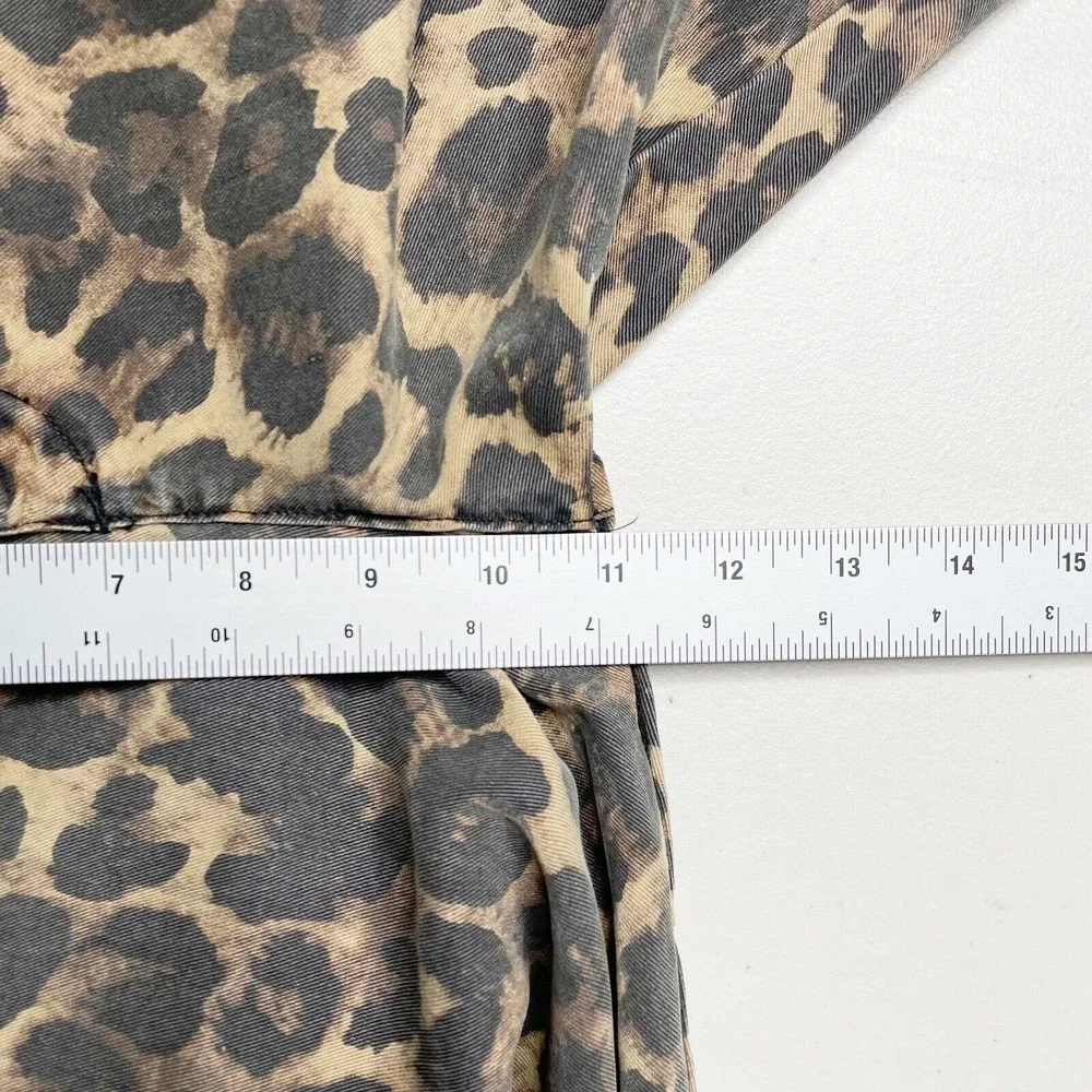 Pam & Gela Cropped Pants Leopard Print‎ Pinstripe Size M Tapered Leg Buttons